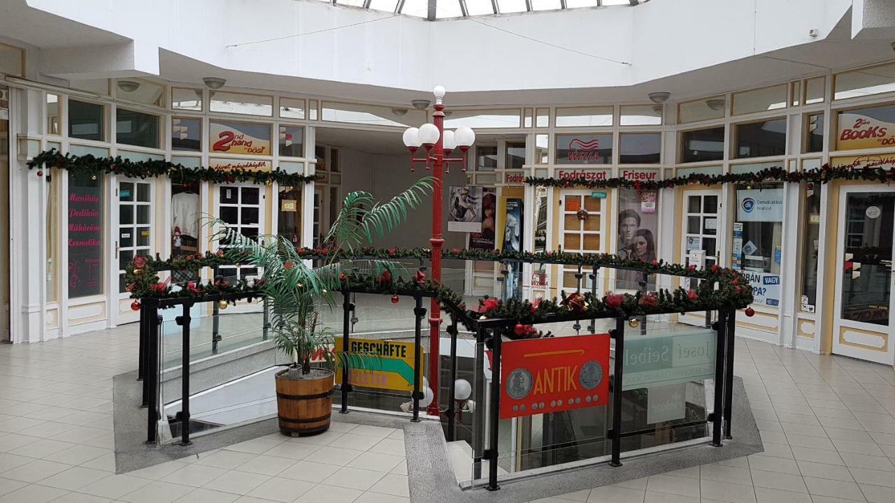 Basement Atrium Apartman Lägenhet Keszthely Exteriör bild